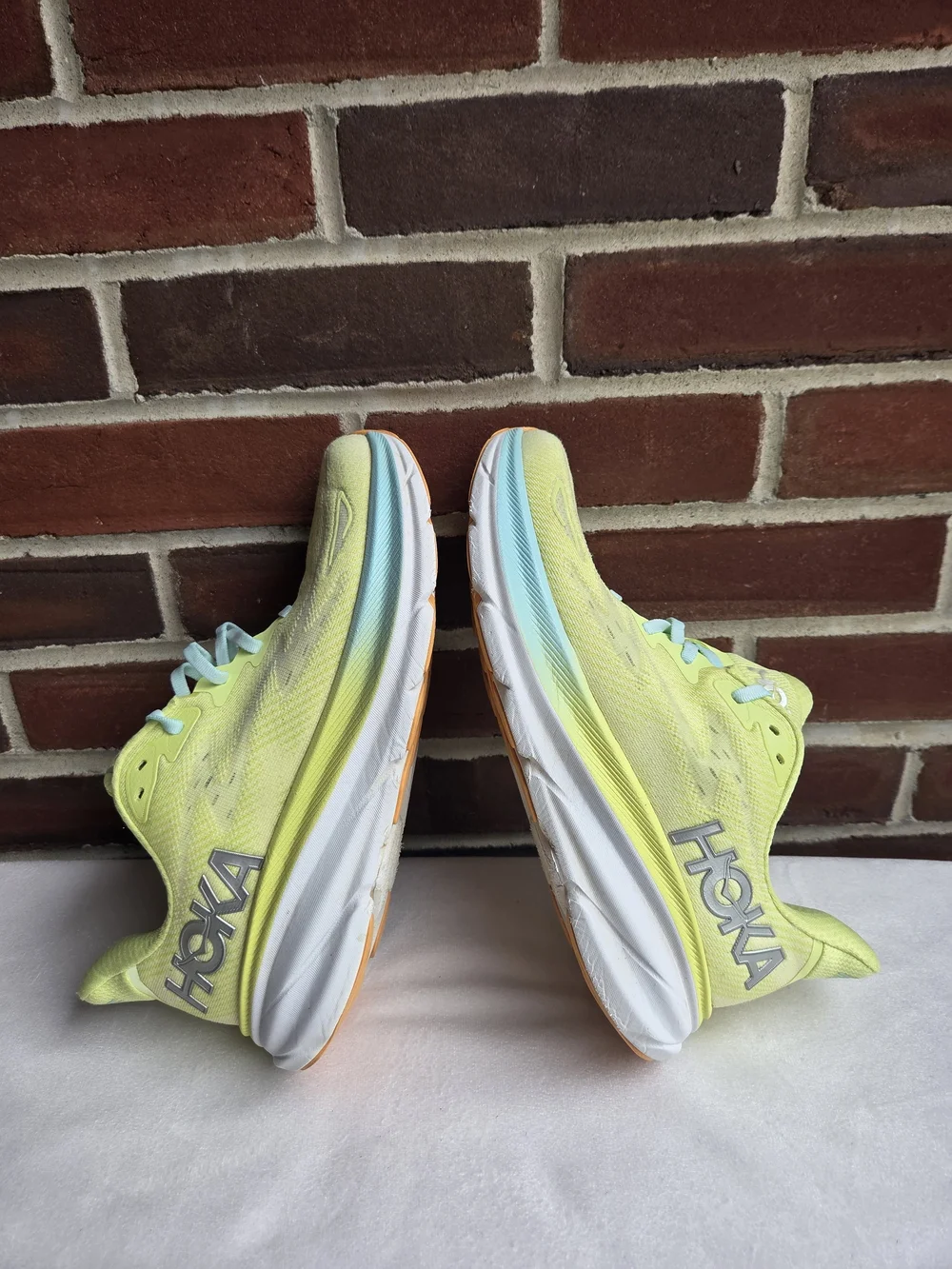 HOKA Clifton 9 Women’s Size 9 Running Shoes Lime Aqua Orange 1127896